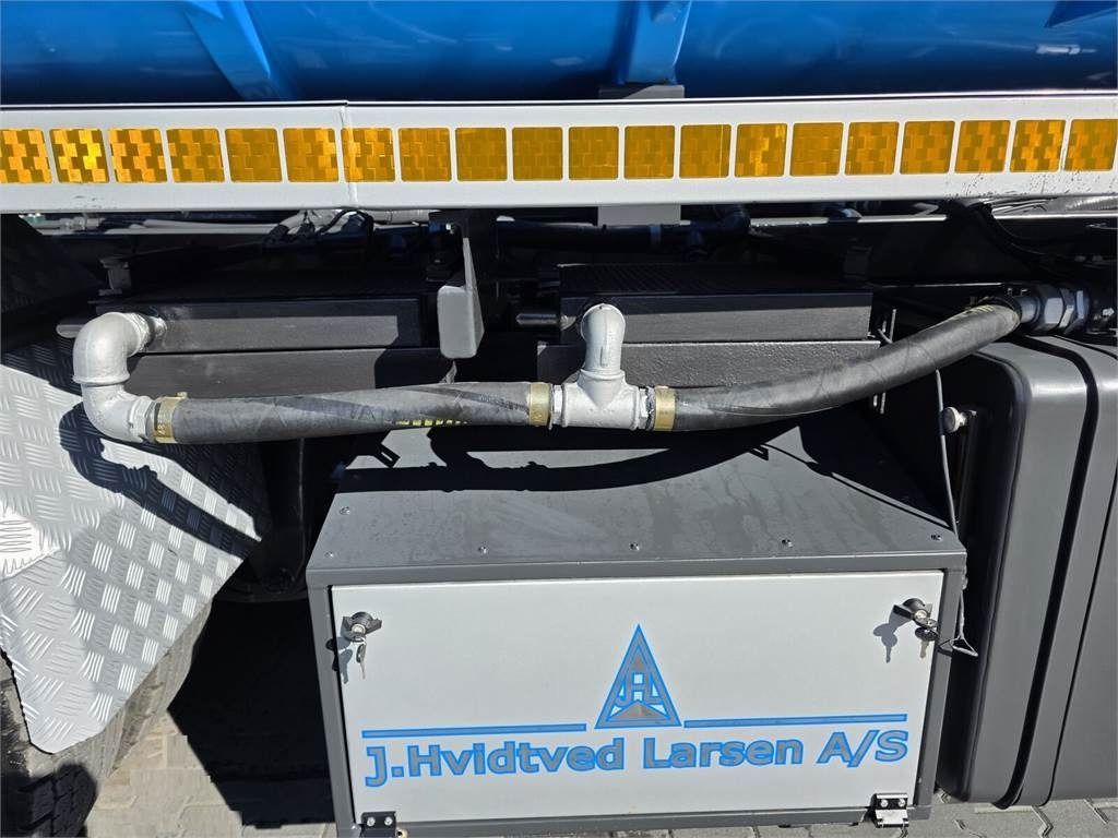 Scania Larsen FlexVac 311 Vacuum suction loader - Namjenska/ Posebna vozila: slika Scania Larsen FlexVac 311 Vacuum suction loader - Namjenska/ Posebna vozila Scania Larsen FlexVac 311 Vacuum suction loader - Namjenska/ Posebna vozila: slika Scania Larsen FlexVac 311 Vacuum suction loader - Namjenska/ Posebna vozila