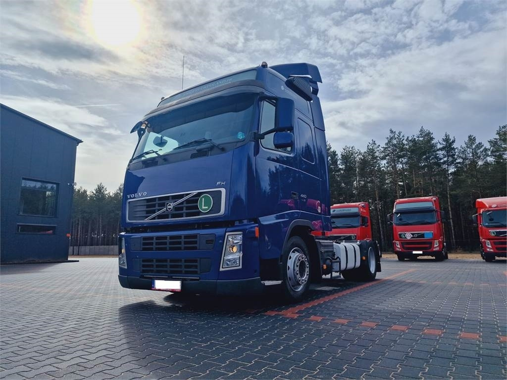 Volvo FH 13 440 - Tegljač: slika Volvo FH 13 440 - Tegljač Volvo FH 13 440 - Tegljač: slika Volvo FH 13 440 - Tegljač
