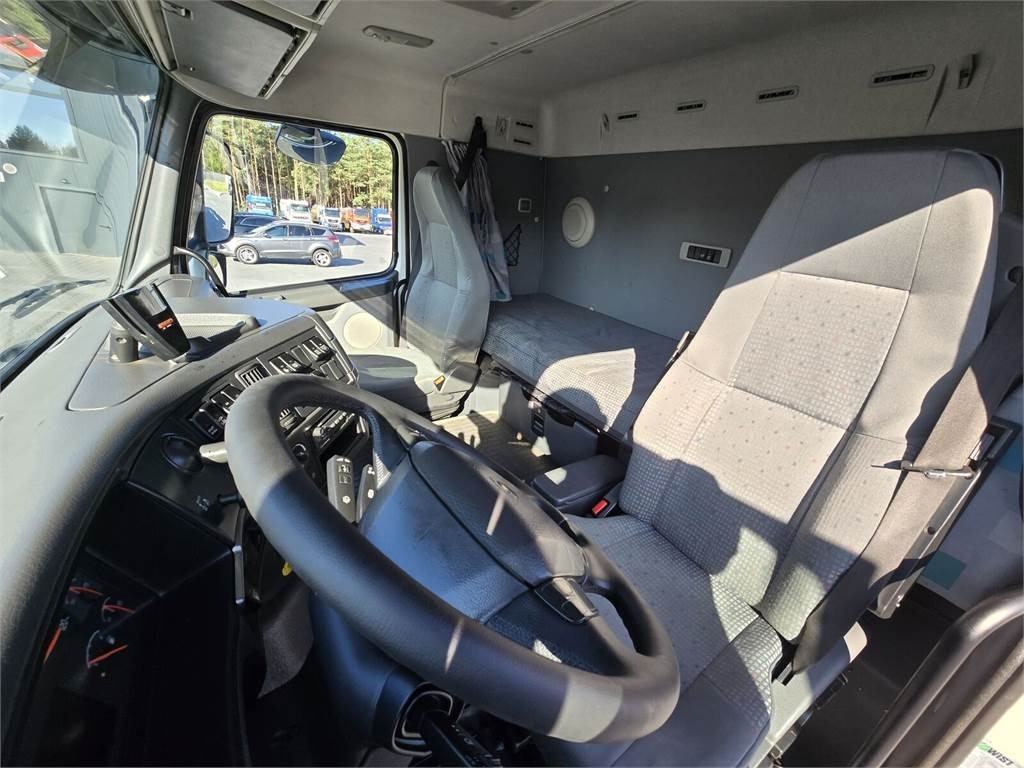 Volvo Disab Centurion vacuum suction loader - Vakum kamion: slika Volvo Disab Centurion vacuum suction loader - Vakum kamion Volvo Disab Centurion vacuum suction loader - Vakum kamion: slika Volvo Disab Centurion vacuum suction loader - Vakum kamion