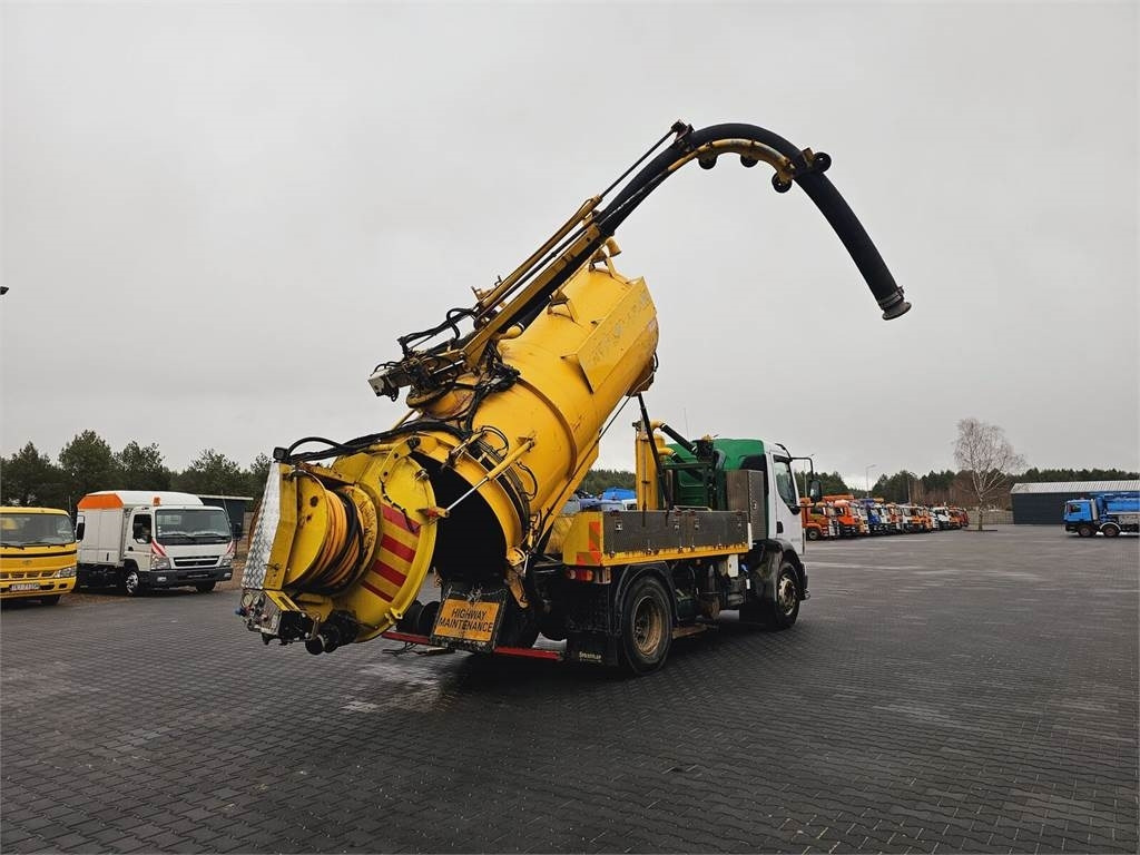 Volvo FULLER TANKERS 2008 WUKO for collecting liquid was - Vakum kamion: slika Volvo FULLER TANKERS 2008 WUKO for collecting liquid was - Vakum kamion Volvo FULLER TANKERS 2008 WUKO for collecting liquid was - Vakum kamion: slika Volvo FULLER TANKERS 2008 WUKO for collecting liquid was - Vakum kamion