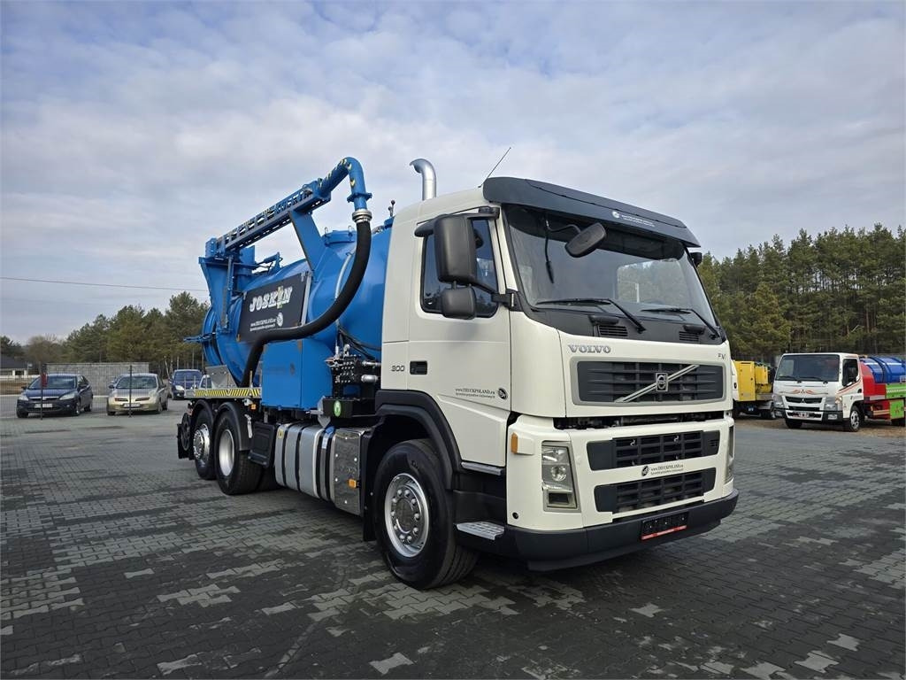 Volvo JOSKIN WUKO FOR CLEANING COMBI - Vakum kamion: slika Volvo JOSKIN WUKO FOR CLEANING COMBI - Vakum kamion Volvo JOSKIN WUKO FOR CLEANING COMBI - Vakum kamion: slika Volvo JOSKIN WUKO FOR CLEANING COMBI - Vakum kamion