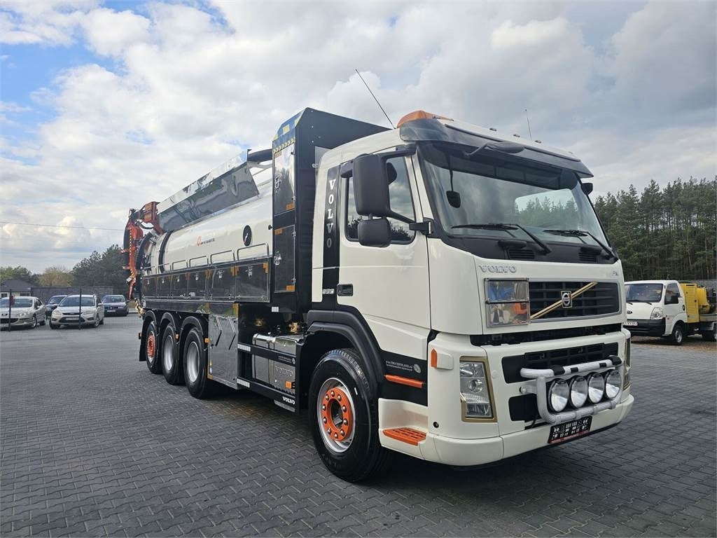 Volvo WUKO ADR ROLBA FOR CLEANING CHANNELS COMBI - Vakum kamion: slika Volvo WUKO ADR ROLBA FOR CLEANING CHANNELS COMBI - Vakum kamion Volvo WUKO ADR ROLBA FOR CLEANING CHANNELS COMBI - Vakum kamion: slika Volvo WUKO ADR ROLBA FOR CLEANING CHANNELS COMBI - Vakum kamion