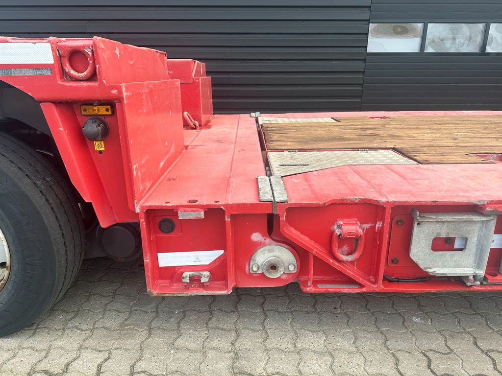 Faymonville Gigamax 1+3 Faymonville Gigamax 1+3 - Poluprikolica s niskim utovarivačem: slika Faymonville Gigamax 1+3 Faymonville Gigamax 1+3 - Poluprikolica s niskim utovarivačem Faymonville Gigamax 1+3 Faymonville Gigamax 1+3 - Poluprikolica s niskim utovarivačem: slika Faymonville Gigamax 1+3 Faymonville Gigamax 1+3 - Poluprikolica s niskim utovarivačem