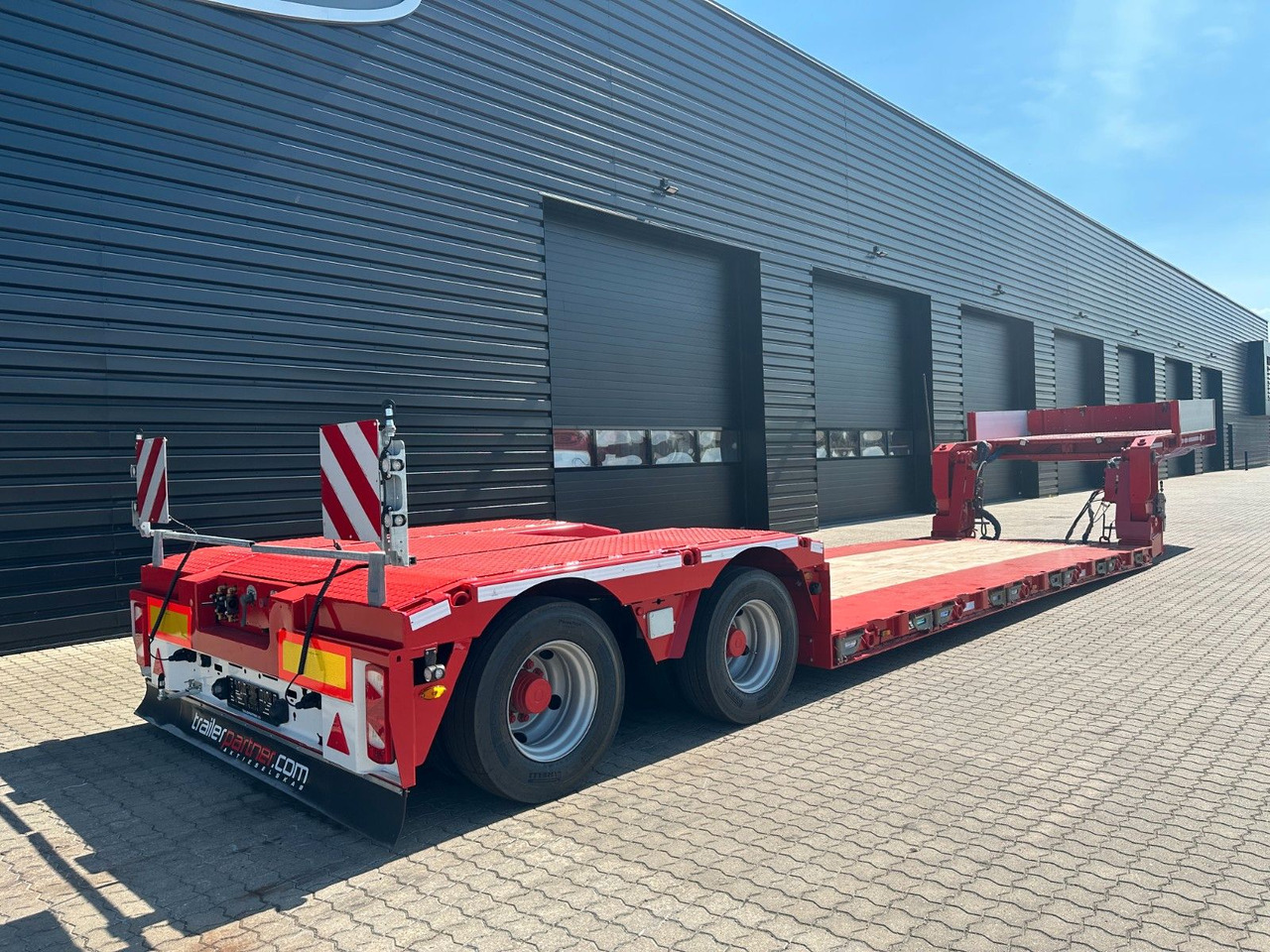 Faymonville Megamax 2 achs tiefbett / Neu Lackiert Faymonville Megamax 2 achs tiefbett / Neu Lackiert - Poluprikolica s niskim utovarivačem: slika Faymonville Megamax 2 achs tiefbett / Neu Lackiert Faymonville Megamax 2 achs tiefbett / Neu Lackiert - Poluprikolica s niskim utovarivačem Faymonville Megamax 2 achs tiefbett / Neu Lackiert Faymonville Megamax 2 achs tiefbett / Neu Lackiert - Poluprikolica s niskim utovarivačem: slika Faymonville Megamax 2 achs tiefbett / Neu Lackiert Faymonville Megamax 2 achs tiefbett / Neu Lackiert - Poluprikolica s niskim utovarivačem