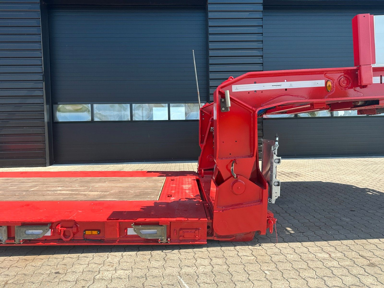 Faymonville Megamax 2 achs tiefbett / Neu Lackiert Faymonville Megamax 2 achs tiefbett / Neu Lackiert - Poluprikolica s niskim utovarivačem: slika Faymonville Megamax 2 achs tiefbett / Neu Lackiert Faymonville Megamax 2 achs tiefbett / Neu Lackiert - Poluprikolica s niskim utovarivačem Faymonville Megamax 2 achs tiefbett / Neu Lackiert Faymonville Megamax 2 achs tiefbett / Neu Lackiert - Poluprikolica s niskim utovarivačem: slika Faymonville Megamax 2 achs tiefbett / Neu Lackiert Faymonville Megamax 2 achs tiefbett / Neu Lackiert - Poluprikolica s niskim utovarivačem