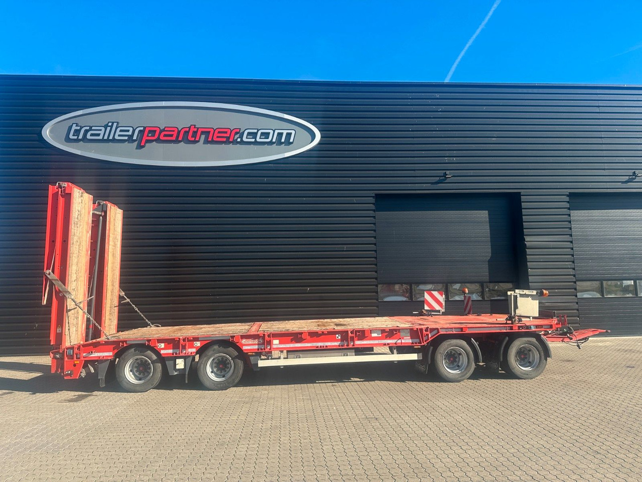 Nooteboom 4 achs anhänger / Doppelt rampen - Prikolica s niskim utovarivačem: slika Nooteboom 4 achs anhänger / Doppelt rampen - Prikolica s niskim utovarivačem Nooteboom 4 achs anhänger / Doppelt rampen - Prikolica s niskim utovarivačem: slika Nooteboom 4 achs anhänger / Doppelt rampen - Prikolica s niskim utovarivačem