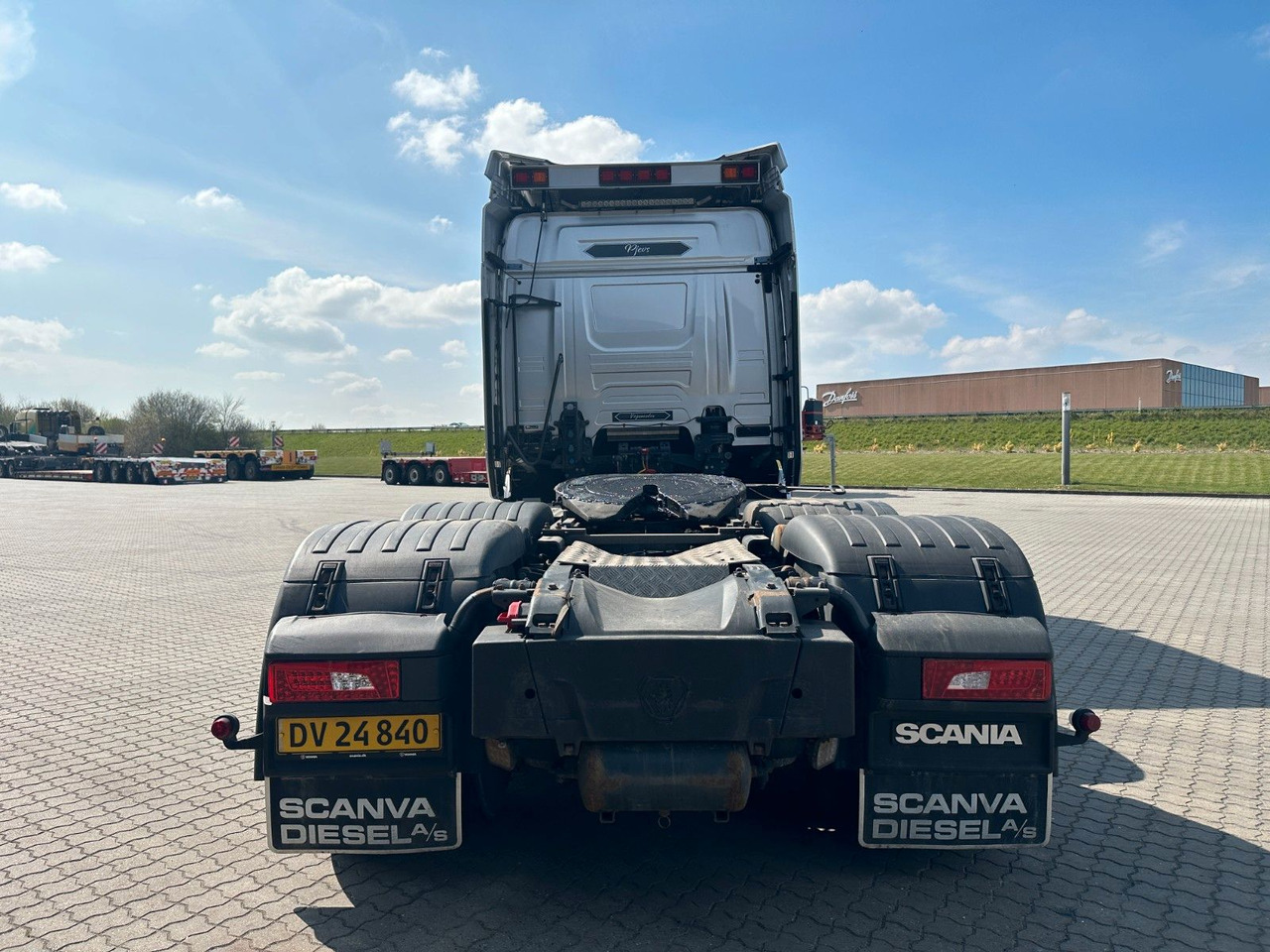 Scania R 730 6x4 Scania R 730 V8 6x4 - Tegljač: slika Scania R 730 6x4 Scania R 730 V8 6x4 - Tegljač Scania R 730 6x4 Scania R 730 V8 6x4 - Tegljač: slika Scania R 730 6x4 Scania R 730 V8 6x4 - Tegljač