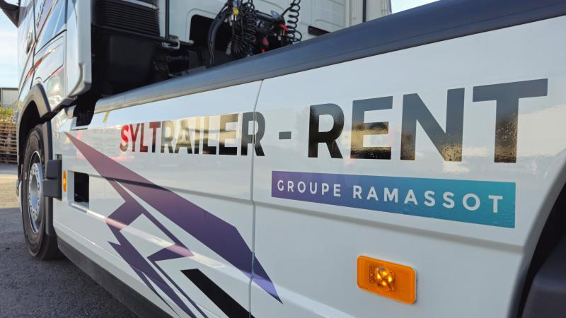 Volvo FH 500 AERO Globetrotter XXL (Location / Rent) - Tegljač: slika Volvo FH 500 AERO Globetrotter XXL (Location / Rent) - Tegljač Volvo FH 500 AERO Globetrotter XXL (Location / Rent) - Tegljač: slika Volvo FH 500 AERO Globetrotter XXL (Location / Rent) - Tegljač