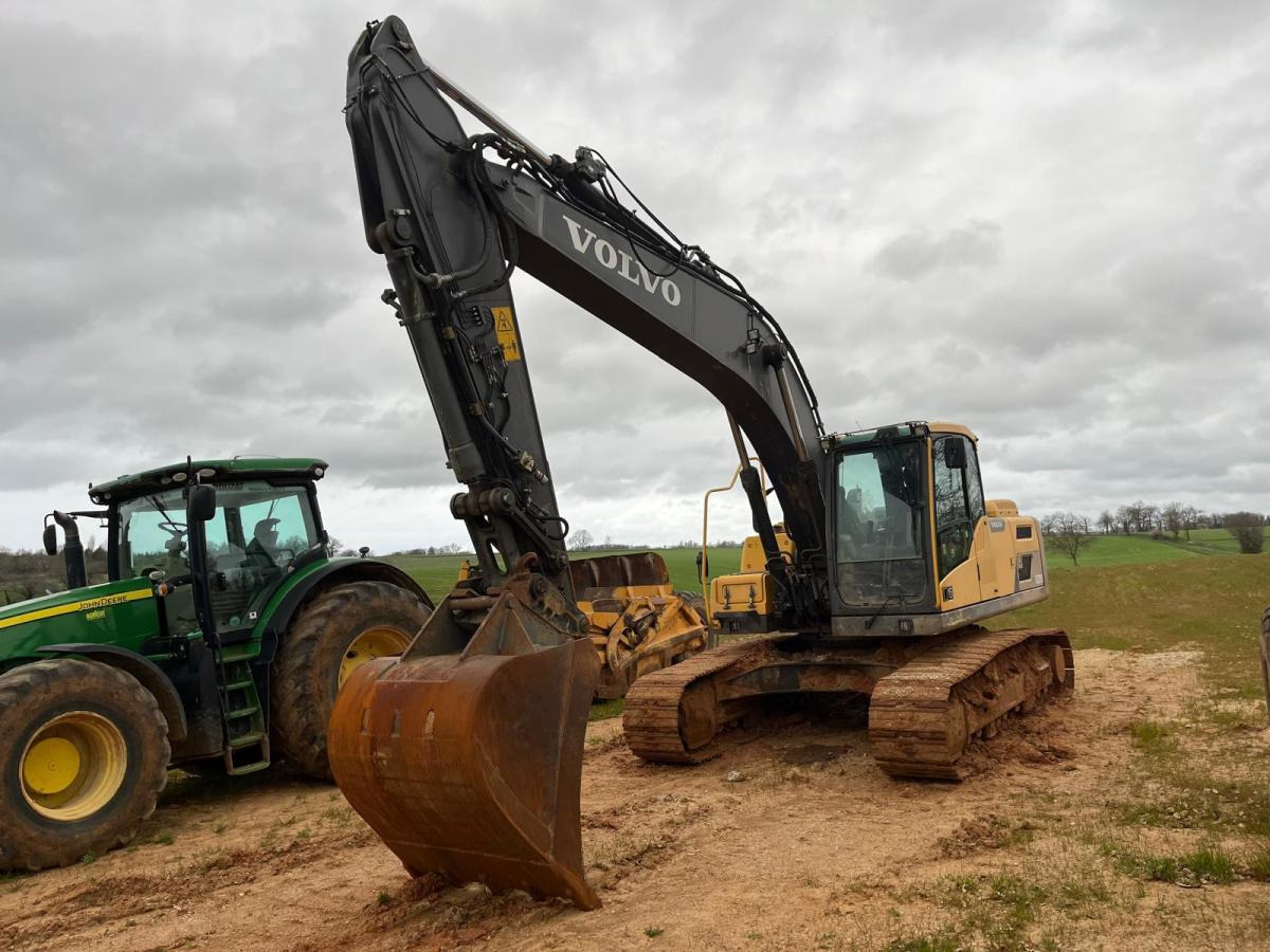 Volvo EC220DL - Bager gusjeničar: slika Volvo EC220DL - Bager gusjeničar Volvo EC220DL - Bager gusjeničar: slika Volvo EC220DL - Bager gusjeničar