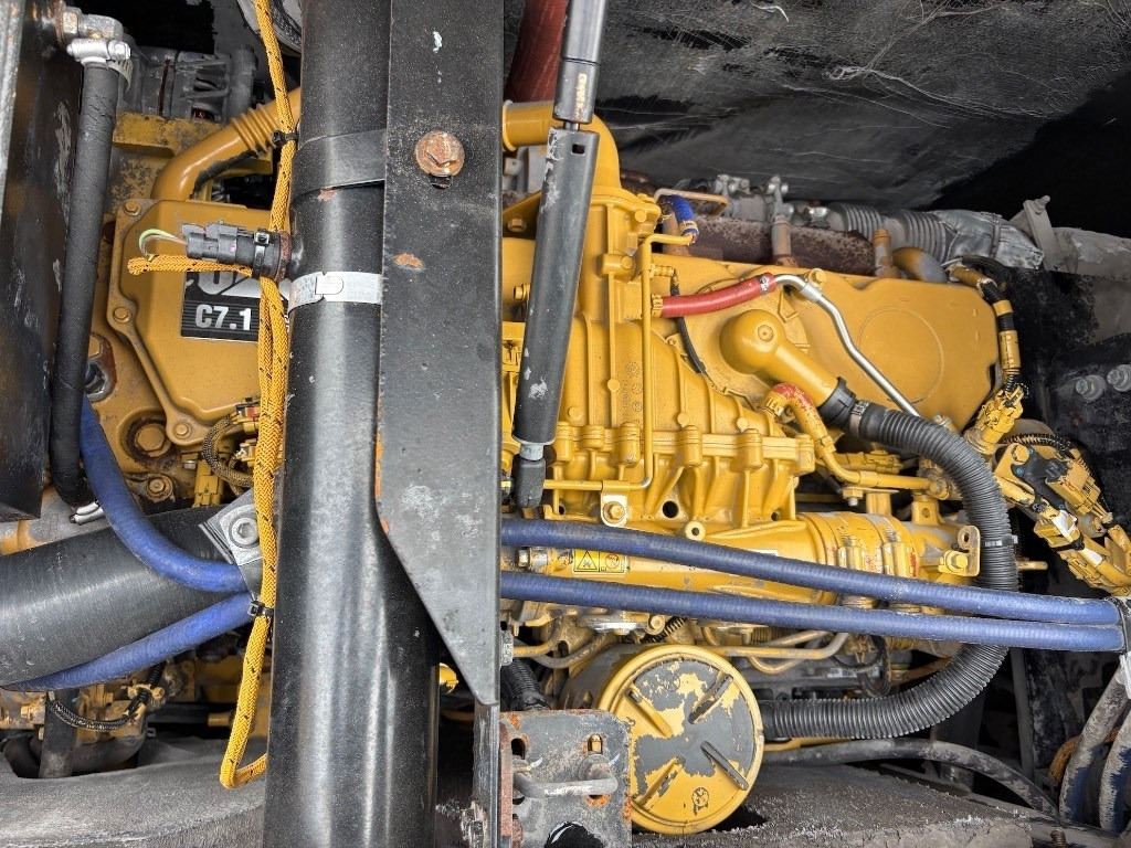 Bager na kotačima CAT CAT M 322 F - M322 - M 320 - M 318: slika Bager na kotačima CAT CAT M 322 F - M322 - M 320 - M 318