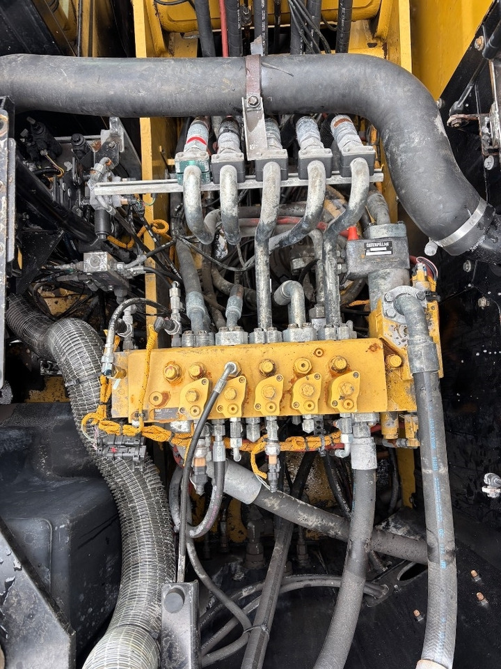 Bager na kotačima CAT CAT M 322 F - M322 - M 320 - M 318: slika Bager na kotačima CAT CAT M 322 F - M322 - M 320 - M 318