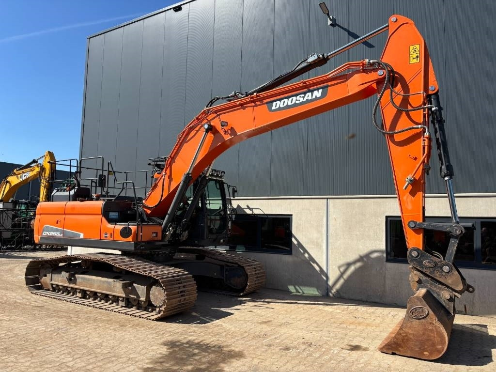 Doosan DX 255 LC-5 -- DX255LC -- DX 225 - Bager gusjeničar: slika Doosan DX 255 LC-5 -- DX255LC -- DX 225 - Bager gusjeničar Doosan DX 255 LC-5 -- DX255LC -- DX 225 - Bager gusjeničar: slika Doosan DX 255 LC-5 -- DX255LC -- DX 225 - Bager gusjeničar