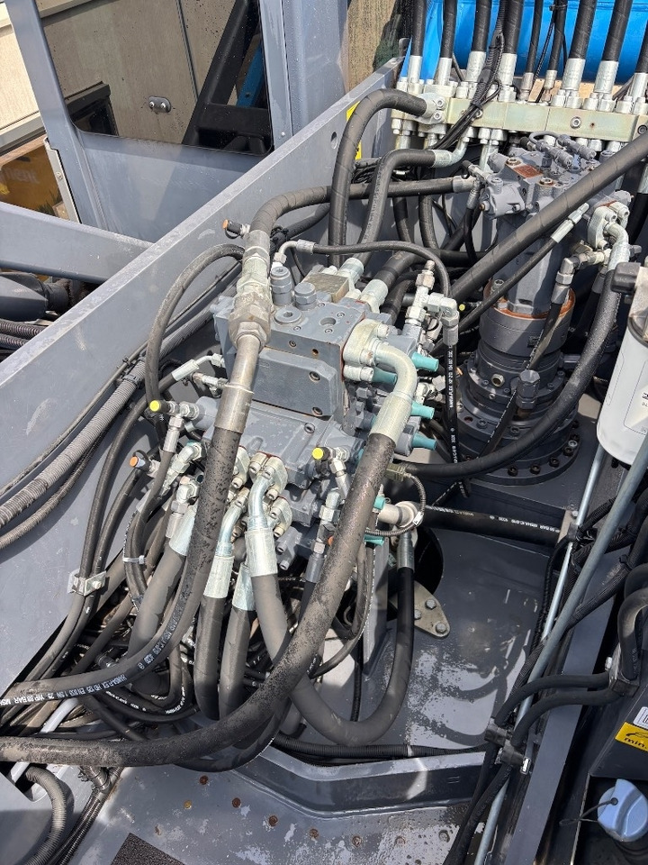 Stroj za rukovanje otpadom Fuchs MHL 350 F: slika Stroj za rukovanje otpadom Fuchs MHL 350 F