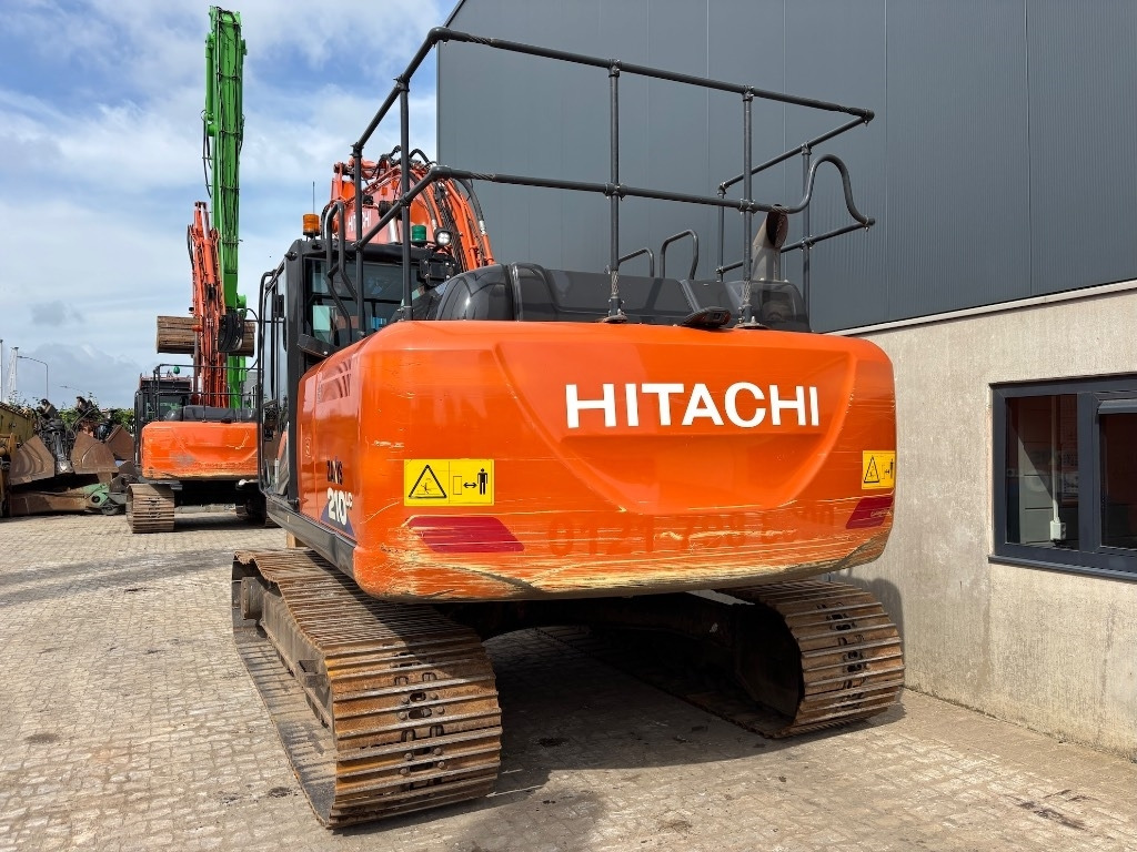 Hitachi ZX 210 LC-6 - ZX210 - Bager gusjeničar: slika Hitachi ZX 210 LC-6 - ZX210 - Bager gusjeničar Hitachi ZX 210 LC-6 - ZX210 - Bager gusjeničar: slika Hitachi ZX 210 LC-6 - ZX210 - Bager gusjeničar