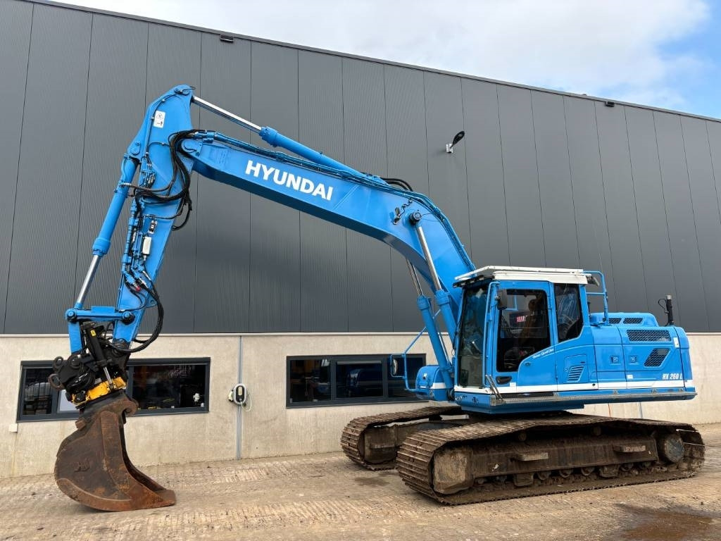 Hyundai HX260L -- Engcon tiltrotator -- Like NEW - Bager gusjeničar: slika Hyundai HX260L -- Engcon tiltrotator -- Like NEW - Bager gusjeničar Hyundai HX260L -- Engcon tiltrotator -- Like NEW - Bager gusjeničar: slika Hyundai HX260L -- Engcon tiltrotator -- Like NEW - Bager gusjeničar