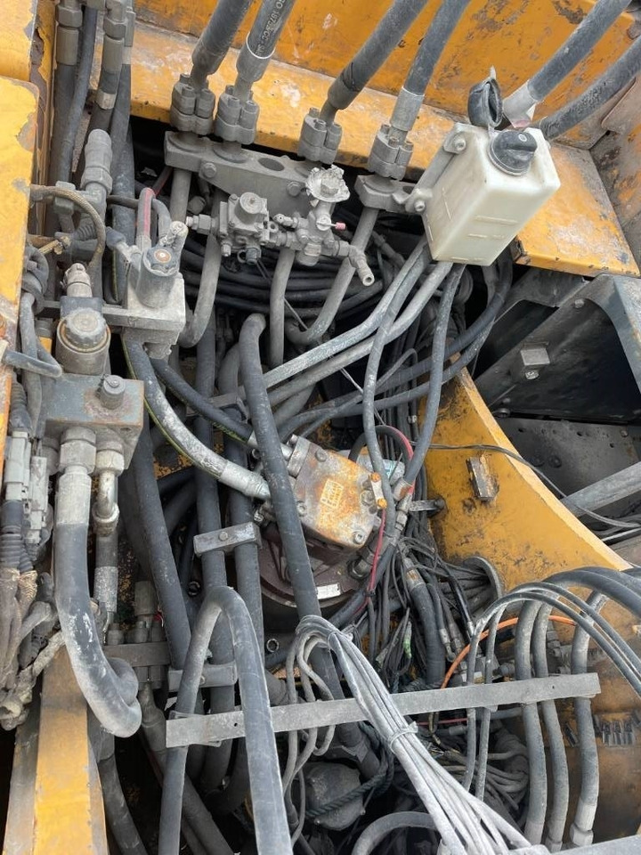 Stroj za rukovanje otpadom Liebherr A 944 C HD: slika Stroj za rukovanje otpadom Liebherr A 944 C HD