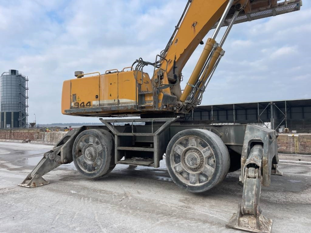 Stroj za rukovanje otpadom Liebherr A 944 C HD: slika Stroj za rukovanje otpadom Liebherr A 944 C HD