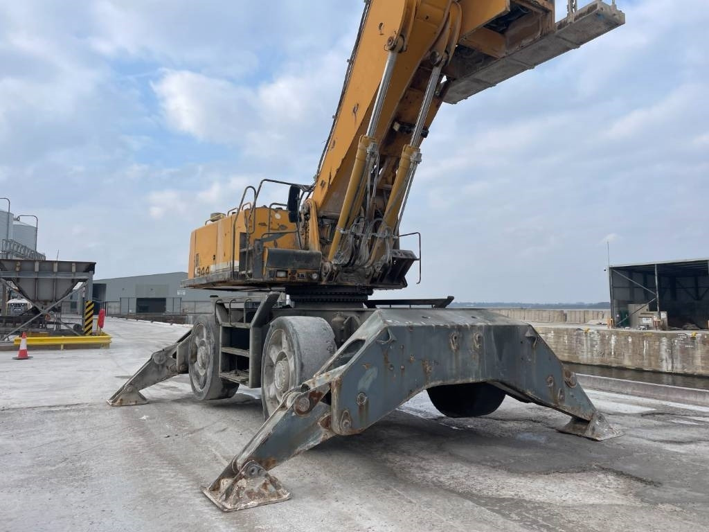 Stroj za rukovanje otpadom Liebherr A 944 C HD: slika Stroj za rukovanje otpadom Liebherr A 944 C HD