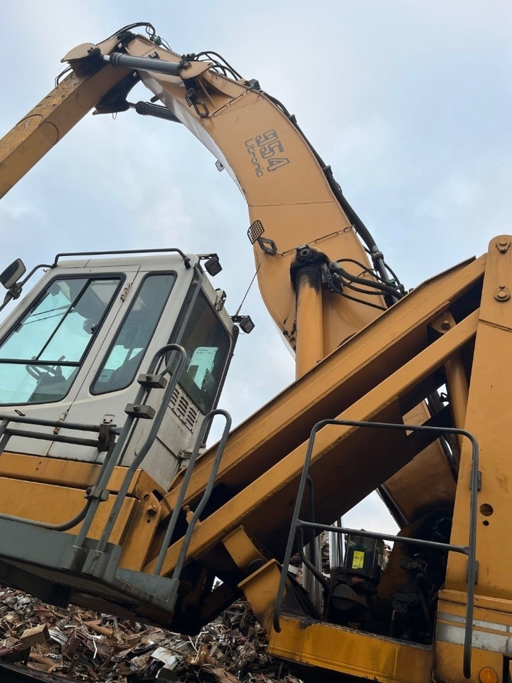 Liebherr A 954 B HD - Stroj za rukovanje otpadom: slika Liebherr A 954 B HD - Stroj za rukovanje otpadom Liebherr A 954 B HD - Stroj za rukovanje otpadom: slika Liebherr A 954 B HD - Stroj za rukovanje otpadom