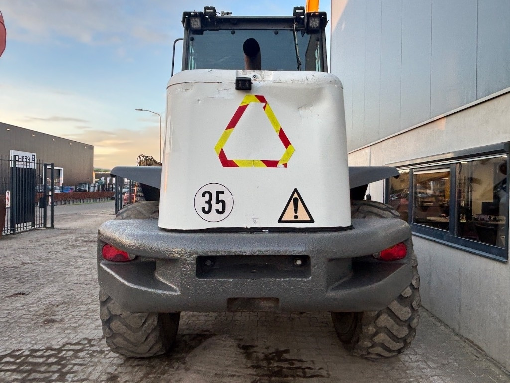 Mecalac / Alhmann AZ 210 E - AZ210E - AZ 210 - AZ 200 AZ 1 - Utovarivač na kotačima: slika Mecalac / Alhmann AZ 210 E - AZ210E - AZ 210 - AZ 200 AZ 1 - Utovarivač na kotačima Mecalac / Alhmann AZ 210 E - AZ210E - AZ 210 - AZ 200 AZ 1 - Utovarivač na kotačima: slika Mecalac / Alhmann AZ 210 E - AZ210E - AZ 210 - AZ 200 AZ 1 - Utovarivač na kotačima