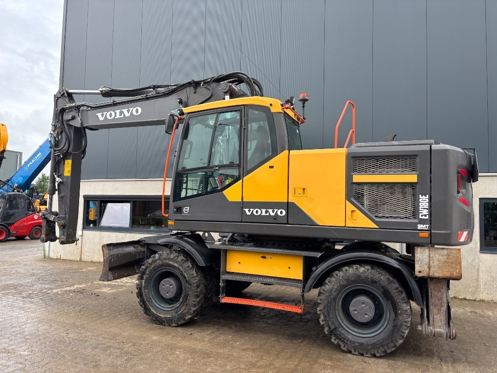 Volvo EW 180 E - EW 200 E - Bager na kotačima: slika Volvo EW 180 E - EW 200 E - Bager na kotačima Volvo EW 180 E - EW 200 E - Bager na kotačima: slika Volvo EW 180 E - EW 200 E - Bager na kotačima
