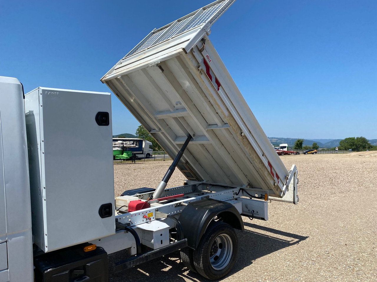 RENAULT Master III 2.3 DCI 165 ENERGY GRAND CONFORT BENNE+COFFRE - Mali kamion kiper: slika RENAULT Master III 2.3 DCI 165 ENERGY GRAND CONFORT BENNE+COFFRE - Mali kamion kiper RENAULT Master III 2.3 DCI 165 ENERGY GRAND CONFORT BENNE+COFFRE - Mali kamion kiper: slika RENAULT Master III 2.3 DCI 165 ENERGY GRAND CONFORT BENNE+COFFRE - Mali kamion kiper