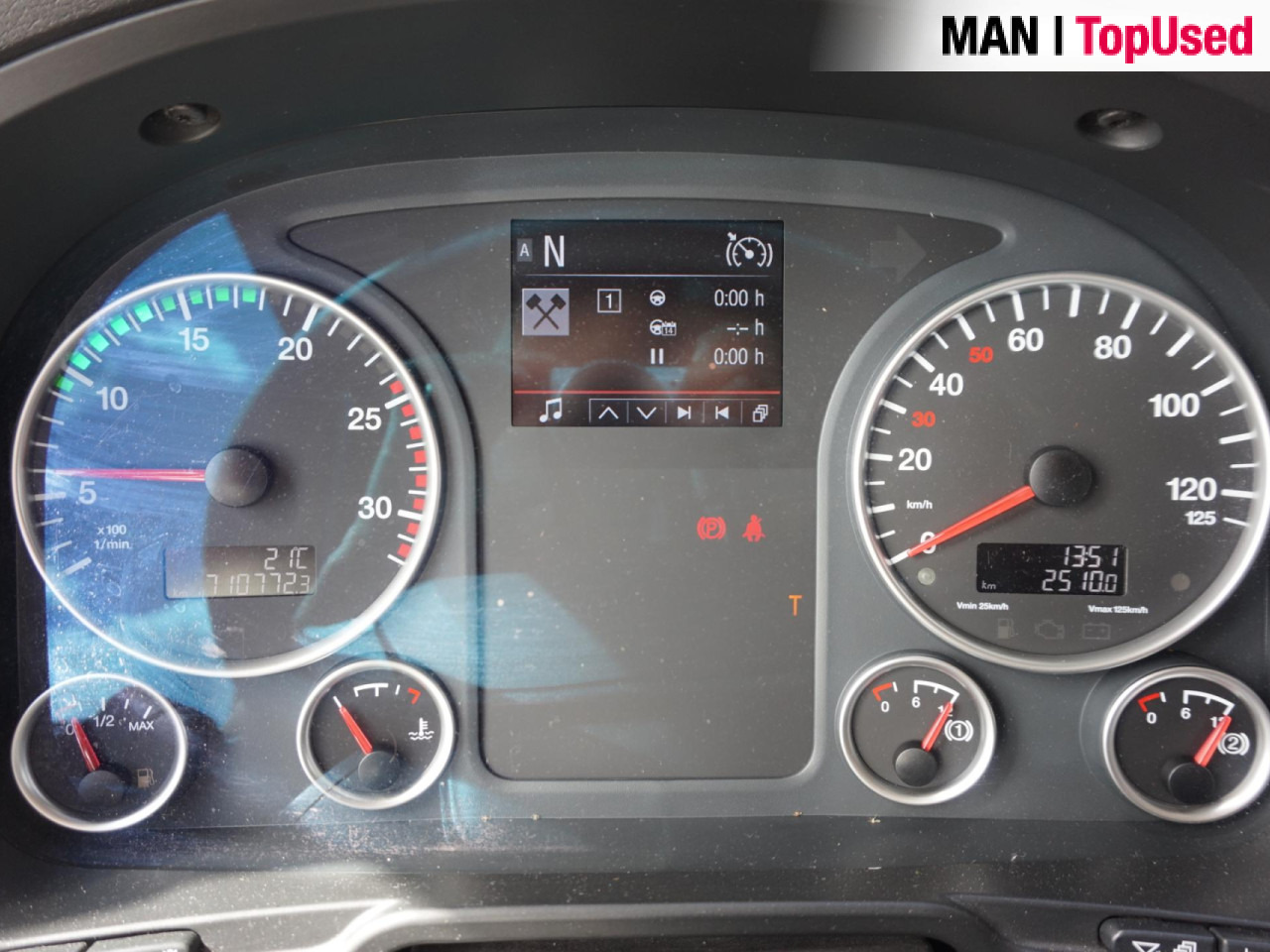 MAN TGX 18.420 4X2 BLS / PTO / EURO 6 - Tegljač: slika MAN TGX 18.420 4X2 BLS / PTO / EURO 6 - Tegljač MAN TGX 18.420 4X2 BLS / PTO / EURO 6 - Tegljač: slika MAN TGX 18.420 4X2 BLS / PTO / EURO 6 - Tegljač