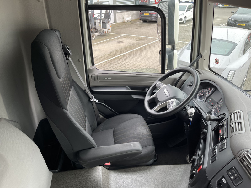 DAF CF 260 FA / Carrier Koeler - 30 gr / Chereau Frigobox / Laadklep 2000 kg - Kamion hladnjača: slika DAF CF 260 FA / Carrier Koeler - 30 gr / Chereau Frigobox / Laadklep 2000 kg - Kamion hladnjača DAF CF 260 FA / Carrier Koeler - 30 gr / Chereau Frigobox / Laadklep 2000 kg - Kamion hladnjača: slika DAF CF 260 FA / Carrier Koeler - 30 gr / Chereau Frigobox / Laadklep 2000 kg - Kamion hladnjača