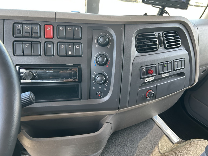 DAF LF 320 FA / Effer 175.2/c3s Crane / 363 dkm / Plateau - Kamion s kranom: slika DAF LF 320 FA / Effer 175.2/c3s Crane / 363 dkm / Plateau - Kamion s kranom DAF LF 320 FA / Effer 175.2/c3s Crane / 363 dkm / Plateau - Kamion s kranom: slika DAF LF 320 FA / Effer 175.2/c3s Crane / 363 dkm / Plateau - Kamion s kranom