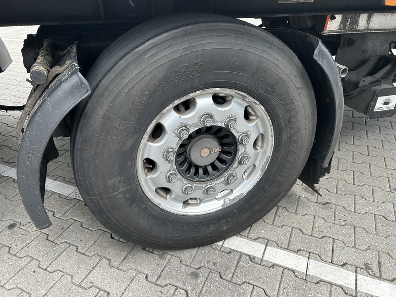Poluprikolica hladnjača H.T.F HZO 39 / Heiwo / Carrier Vector 1800 -> Defect / Iso Box / Loadlift 2500 kg: slika Poluprikolica hladnjača H.T.F HZO 39 / Heiwo / Carrier Vector 1800 -> Defect / Iso Box / Loadlift 2500 kg