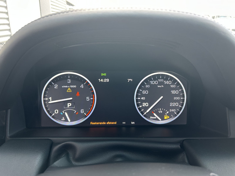 Land Rover Range Rover Vogue TD V8 / 2 Seats / Leder / APK TUV 05-26 - Mali kombi: slika Land Rover Range Rover Vogue TD V8 / 2 Seats / Leder / APK TUV 05-26 - Mali kombi Land Rover Range Rover Vogue TD V8 / 2 Seats / Leder / APK TUV 05-26 - Mali kombi: slika Land Rover Range Rover Vogue TD V8 / 2 Seats / Leder / APK TUV 05-26 - Mali kombi