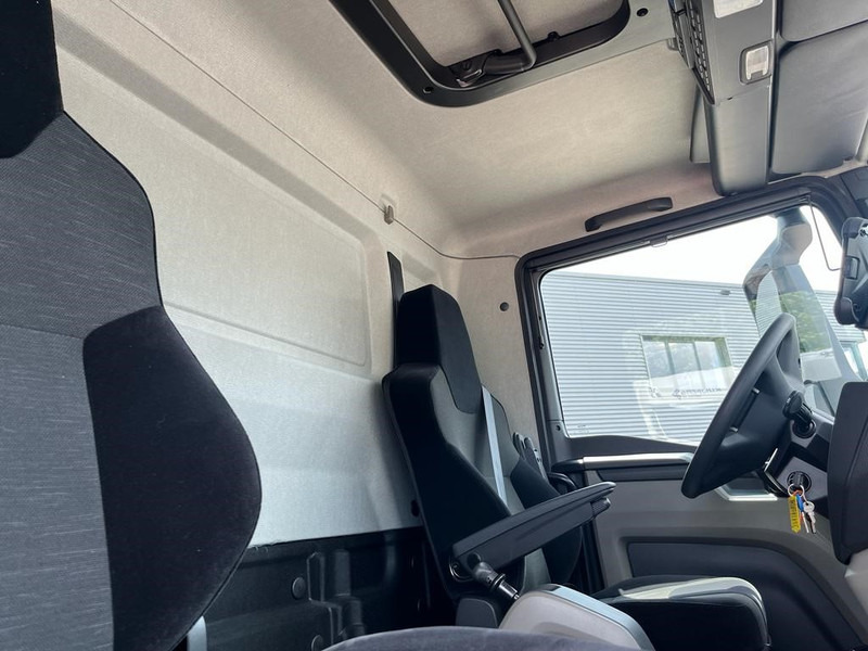 MAN TGM 18.250 / Carrier Koeler -30 gr / Chereau Frigobox / Laadklep / APK 06-26 - Kamion hladnjača: slika MAN TGM 18.250 / Carrier Koeler -30 gr / Chereau Frigobox / Laadklep / APK 06-26 - Kamion hladnjača MAN TGM 18.250 / Carrier Koeler -30 gr / Chereau Frigobox / Laadklep / APK 06-26 - Kamion hladnjača: slika MAN TGM 18.250 / Carrier Koeler -30 gr / Chereau Frigobox / Laadklep / APK 06-26 - Kamion hladnjača