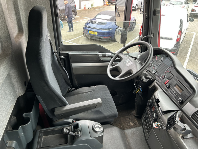MAN TGM 18.250 Euro 6 / 18 Ton / 688 dkm / Box / Loadlift / APK TUV 08-25 - Kamion sandučar: slika MAN TGM 18.250 Euro 6 / 18 Ton / 688 dkm / Box / Loadlift / APK TUV 08-25 - Kamion sandučar MAN TGM 18.250 Euro 6 / 18 Ton / 688 dkm / Box / Loadlift / APK TUV 08-25 - Kamion sandučar: slika MAN TGM 18.250 Euro 6 / 18 Ton / 688 dkm / Box / Loadlift / APK TUV 08-25 - Kamion sandučar