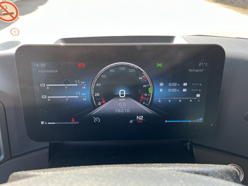 Mercedes-Benz Actros 2124 / 2023 / 18 Ton / Box / Laadklep - Kamion sandučar: slika Mercedes-Benz Actros 2124 / 2023 / 18 Ton / Box / Laadklep - Kamion sandučar Mercedes-Benz Actros 2124 / 2023 / 18 Ton / Box / Laadklep - Kamion sandučar: slika Mercedes-Benz Actros 2124 / 2023 / 18 Ton / Box / Laadklep - Kamion sandučar