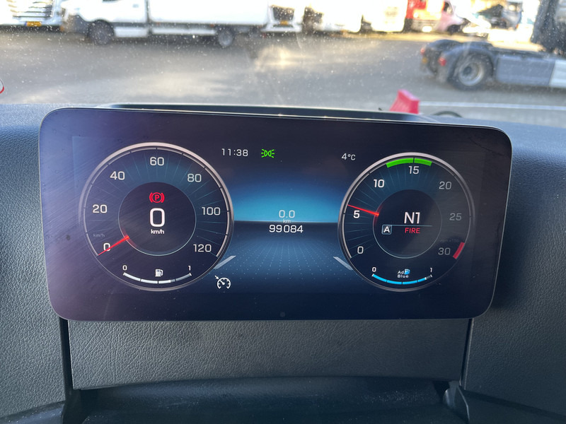 Mercedes-Benz Actros 2124 / Box 7.5 mtr / Laadklep 2000 kg / APK TUV 05-25 - Kamion sandučar: slika Mercedes-Benz Actros 2124 / Box 7.5 mtr / Laadklep 2000 kg / APK TUV 05-25 - Kamion sandučar Mercedes-Benz Actros 2124 / Box 7.5 mtr / Laadklep 2000 kg / APK TUV 05-25 - Kamion sandučar: slika Mercedes-Benz Actros 2124 / Box 7.5 mtr / Laadklep 2000 kg / APK TUV 05-25 - Kamion sandučar