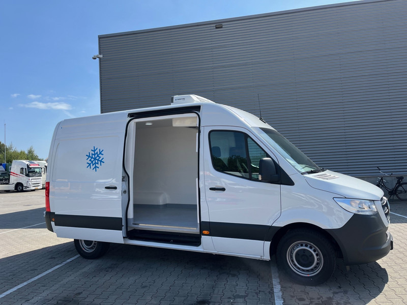 Mercedes-Benz Sprinter 317 1.9 CDI H2 L2 / NIEUW ! / 2024 Kenteken / Thermo King Koeler - Dostavno vozilo hladnjača: slika Mercedes-Benz Sprinter 317 1.9 CDI H2 L2 / NIEUW ! / 2024 Kenteken / Thermo King Koeler - Dostavno vozilo hladnjača Mercedes-Benz Sprinter 317 1.9 CDI H2 L2 / NIEUW ! / 2024 Kenteken / Thermo King Koeler - Dostavno vozilo hladnjača: slika Mercedes-Benz Sprinter 317 1.9 CDI H2 L2 / NIEUW ! / 2024 Kenteken / Thermo King Koeler - Dostavno vozilo hladnjača