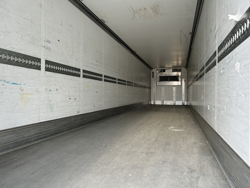 Schmitz Cargobull SCB S3B / Carrier Vector 1950 / Frigo Box / Loadlift / APK TUV 03-26 - Poluprikolica hladnjača: slika Schmitz Cargobull SCB S3B / Carrier Vector 1950 / Frigo Box / Loadlift / APK TUV 03-26 - Poluprikolica hladnjača Schmitz Cargobull SCB S3B / Carrier Vector 1950 / Frigo Box / Loadlift / APK TUV 03-26 - Poluprikolica hladnjača: slika Schmitz Cargobull SCB S3B / Carrier Vector 1950 / Frigo Box / Loadlift / APK TUV 03-26 - Poluprikolica hladnjača