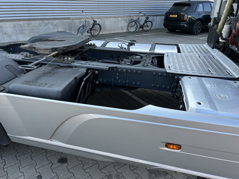 Tegljač DAF CF 410 FT Space Cab / 309 dkm / Smart Tacho V2 / APK TUV 01-26: slika Tegljač DAF CF 410 FT Space Cab / 309 dkm / Smart Tacho V2 / APK TUV 01-26 Tegljač DAF CF 410 FT Space Cab / 309 dkm / Smart Tacho V2 / APK TUV 01-26: slika Tegljač DAF CF 410 FT Space Cab / 309 dkm / Smart Tacho V2 / APK TUV 01-26