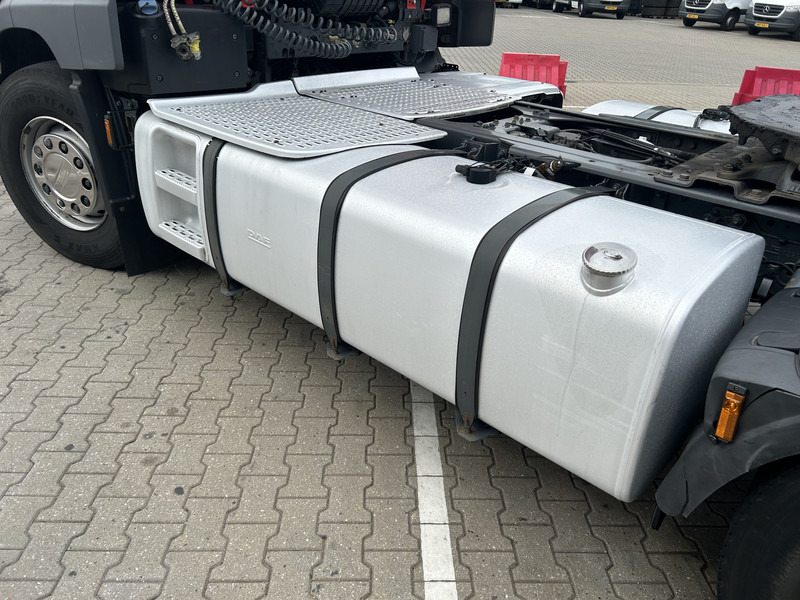 Tegljač DAF CF 410 FT Space Cab / 742 dkm / 2 Tanks / NL Truck: slika Tegljač DAF CF 410 FT Space Cab / 742 dkm / 2 Tanks / NL Truck