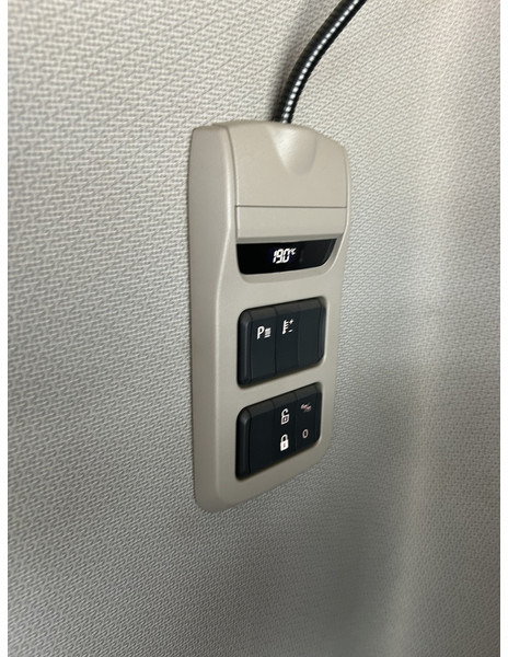 Tegljač DAF CF 410 FT Space Cab / 742 dkm / 2 Tanks / NL Truck: slika Tegljač DAF CF 410 FT Space Cab / 742 dkm / 2 Tanks / NL Truck