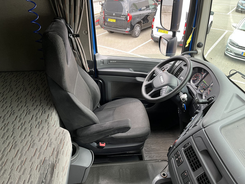 DAF XF 440 FT SC / Mega - Low Deck / 837 dkm / 2 Tanks / Stand Klima / Tacho V2 - Tegljač: slika DAF XF 440 FT SC / Mega - Low Deck / 837 dkm / 2 Tanks / Stand Klima / Tacho V2 - Tegljač DAF XF 440 FT SC / Mega - Low Deck / 837 dkm / 2 Tanks / Stand Klima / Tacho V2 - Tegljač: slika DAF XF 440 FT SC / Mega - Low Deck / 837 dkm / 2 Tanks / Stand Klima / Tacho V2 - Tegljač