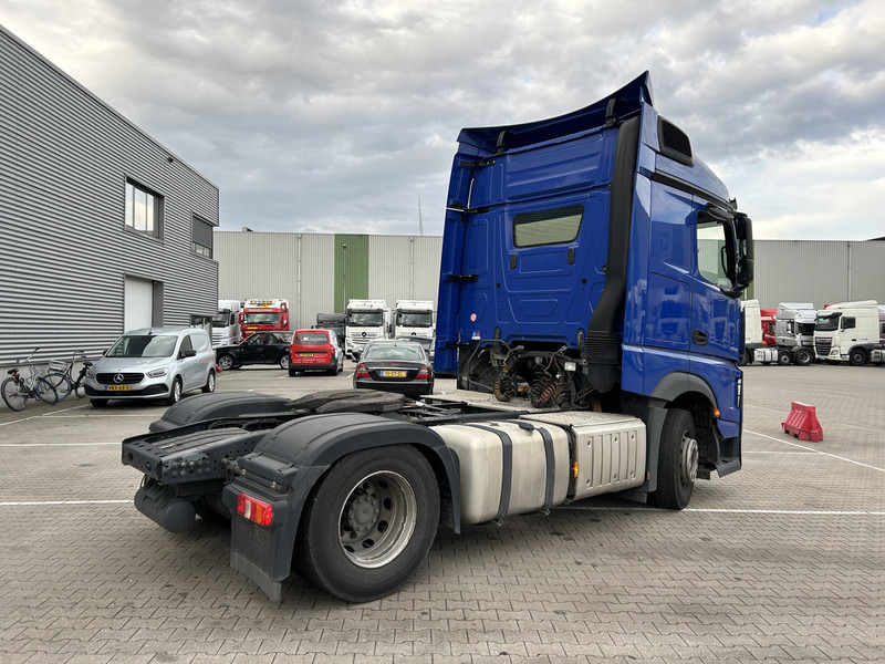 Mercedes-Benz Actros 1842 StreamSpace / 903 dkm / 2 Tanks / NL Truck - Tegljač: slika Mercedes-Benz Actros 1842 StreamSpace / 903 dkm / 2 Tanks / NL Truck - Tegljač Mercedes-Benz Actros 1842 StreamSpace / 903 dkm / 2 Tanks / NL Truck - Tegljač: slika Mercedes-Benz Actros 1842 StreamSpace / 903 dkm / 2 Tanks / NL Truck - Tegljač