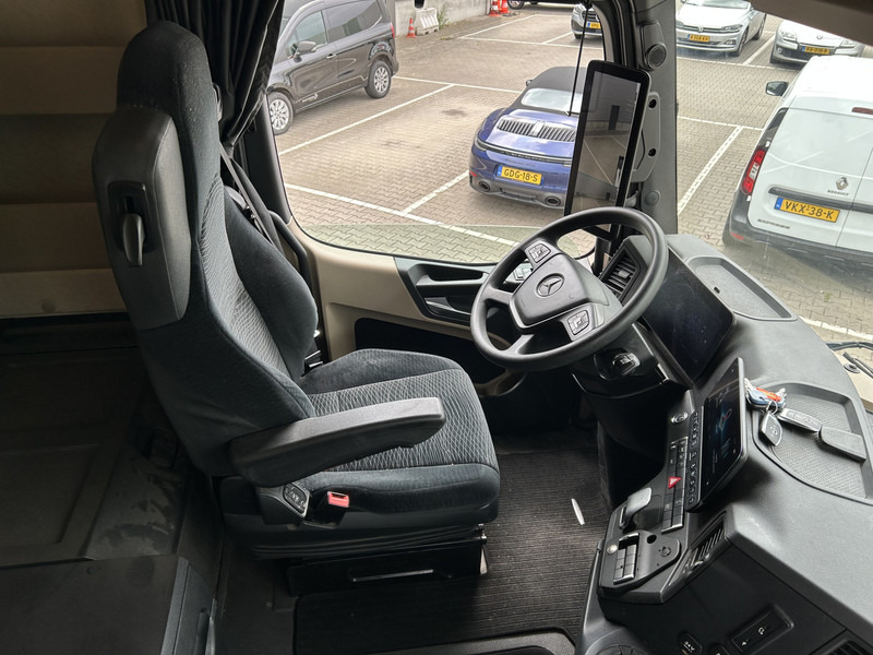 Mercedes-Benz Actros 1845 Gigaspace / 549 dkm / 2 Tanks / Stand Airco / New Tacho V2 - Tegljač: slika Mercedes-Benz Actros 1845 Gigaspace / 549 dkm / 2 Tanks / Stand Airco / New Tacho V2 - Tegljač Mercedes-Benz Actros 1845 Gigaspace / 549 dkm / 2 Tanks / Stand Airco / New Tacho V2 - Tegljač: slika Mercedes-Benz Actros 1845 Gigaspace / 549 dkm / 2 Tanks / Stand Airco / New Tacho V2 - Tegljač