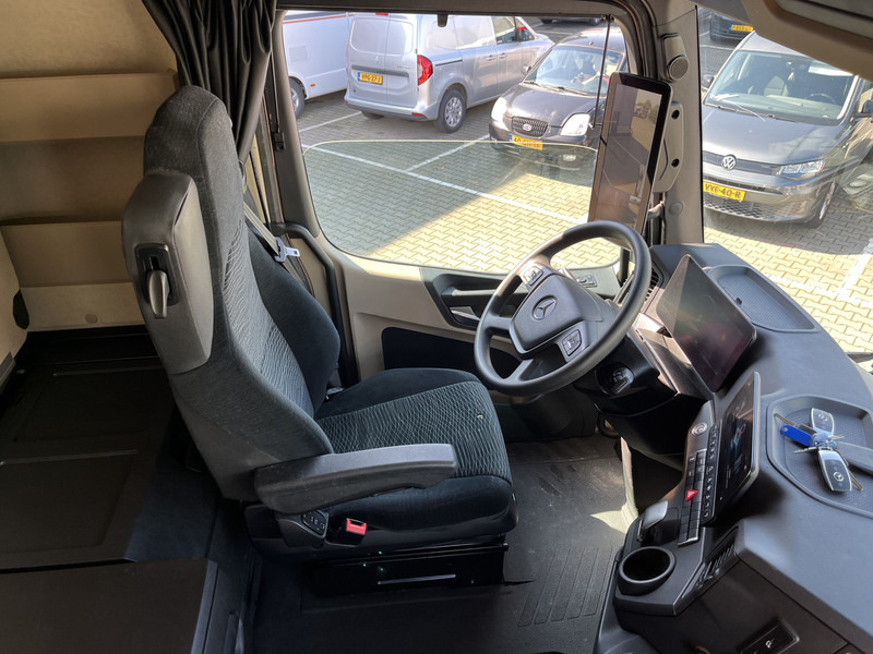 Mercedes-Benz Actros 2645 Bigspace / 341 dkm / 6x2 / Mirror Cam - Tegljač: slika Mercedes-Benz Actros 2645 Bigspace / 341 dkm / 6x2 / Mirror Cam - Tegljač Mercedes-Benz Actros 2645 Bigspace / 341 dkm / 6x2 / Mirror Cam - Tegljač: slika Mercedes-Benz Actros 2645 Bigspace / 341 dkm / 6x2 / Mirror Cam - Tegljač