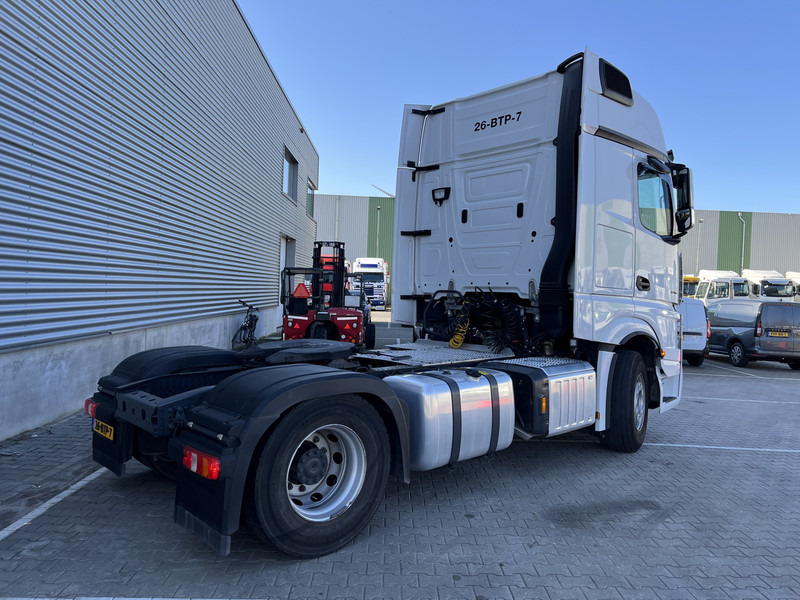 Mercedes-Benz Actros L 1845 Gigaspace / 2 Tanks / Stand Klima / APK TUV 11-25 - Tegljač: slika Mercedes-Benz Actros L 1845 Gigaspace / 2 Tanks / Stand Klima / APK TUV 11-25 - Tegljač Mercedes-Benz Actros L 1845 Gigaspace / 2 Tanks / Stand Klima / APK TUV 11-25 - Tegljač: slika Mercedes-Benz Actros L 1845 Gigaspace / 2 Tanks / Stand Klima / APK TUV 11-25 - Tegljač