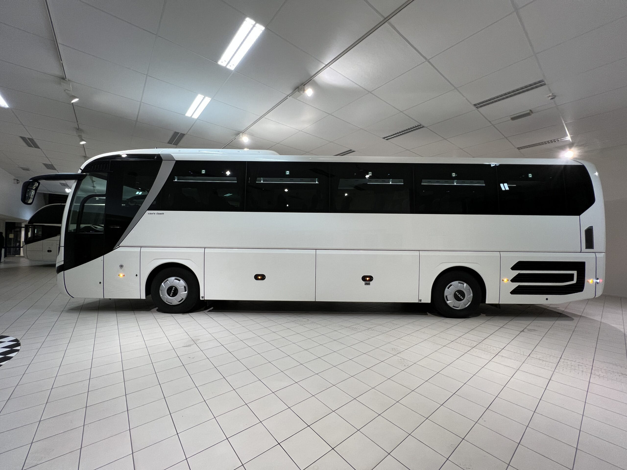 MAN Lions Coach R07 Euro 6E - Turistički autobus: slika MAN Lions Coach R07 Euro 6E - Turistički autobus MAN Lions Coach R07 Euro 6E - Turistički autobus: slika MAN Lions Coach R07 Euro 6E - Turistički autobus