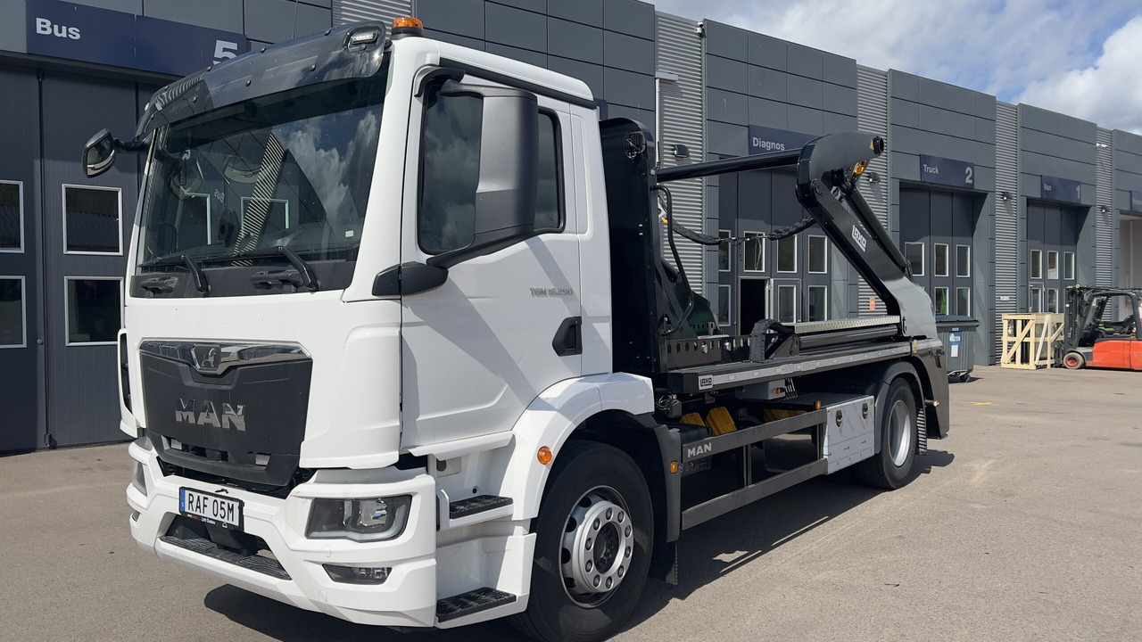 MAN TGM 18.290 4×2 Liftdumper - Utovarivač s proklizavajućim upravljanjem: slika MAN TGM 18.290 4×2 Liftdumper - Utovarivač s proklizavajućim upravljanjem MAN TGM 18.290 4×2 Liftdumper - Utovarivač s proklizavajućim upravljanjem: slika MAN TGM 18.290 4×2 Liftdumper - Utovarivač s proklizavajućim upravljanjem