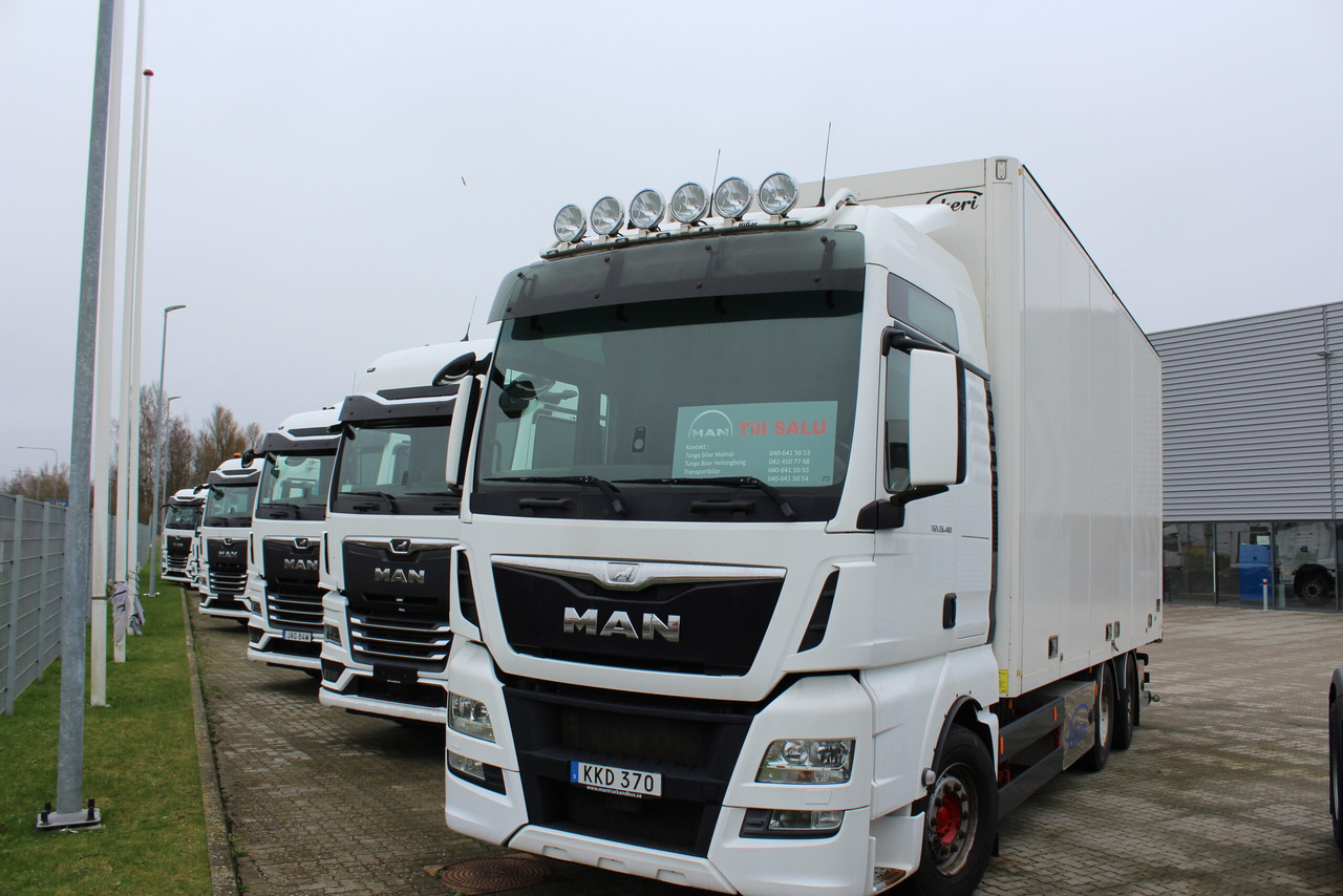 MAN TGX 26.480 6×2-4 Skåp/Fjärr - Kamion sandučar: slika MAN TGX 26.480 6×2-4 Skåp/Fjärr - Kamion sandučar MAN TGX 26.480 6×2-4 Skåp/Fjärr - Kamion sandučar: slika MAN TGX 26.480 6×2-4 Skåp/Fjärr - Kamion sandučar