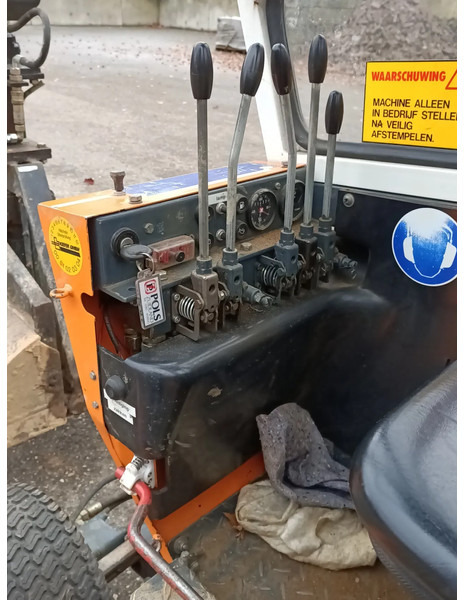 Mini bager Boki 2551: slika Mini bager Boki 2551