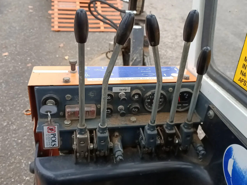 Mini bager Boki 2551: slika Mini bager Boki 2551